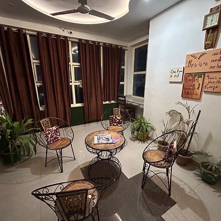 Max Guest House Агра Экстерьер фото