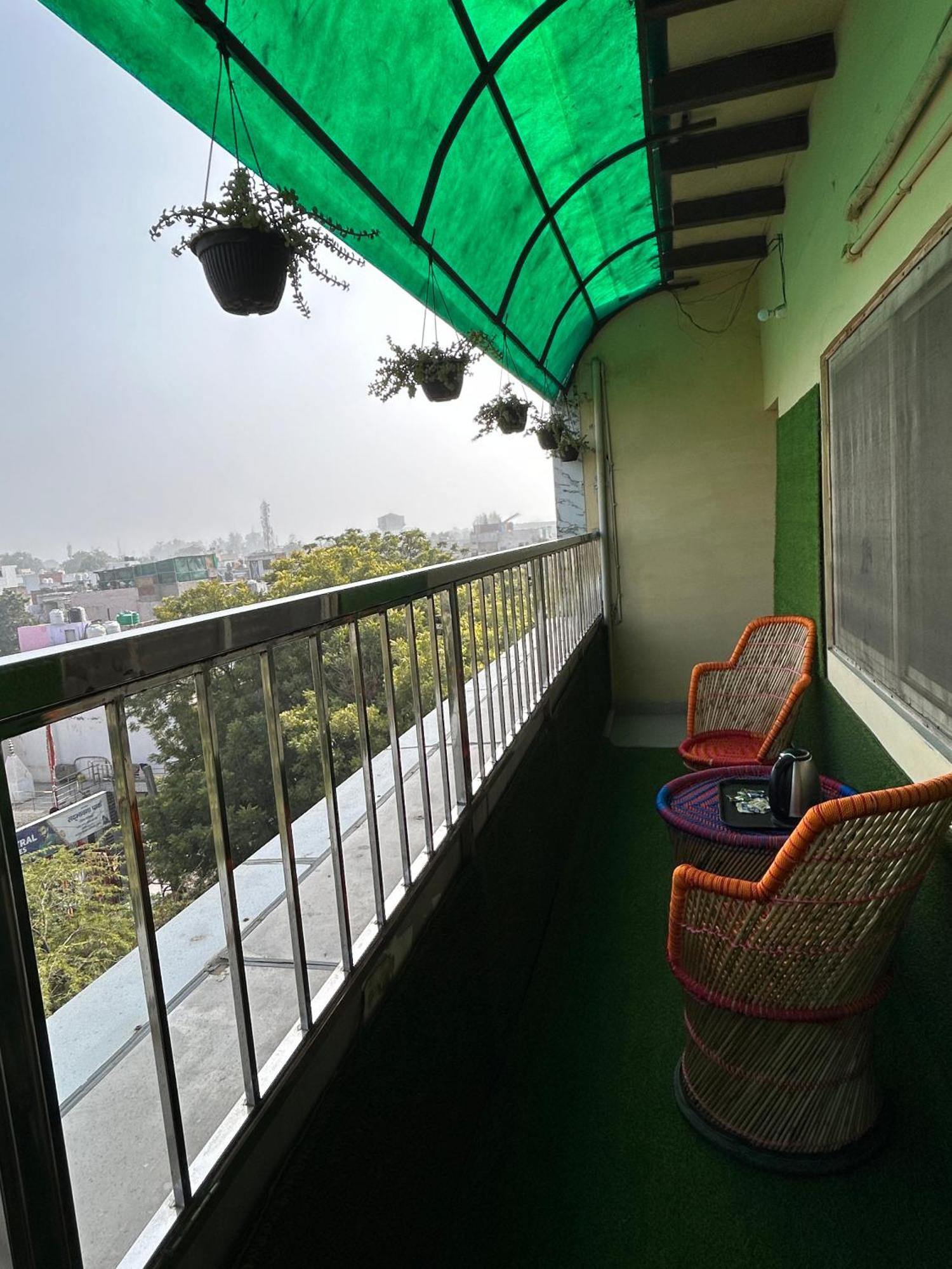 Max Guest House Агра Экстерьер фото