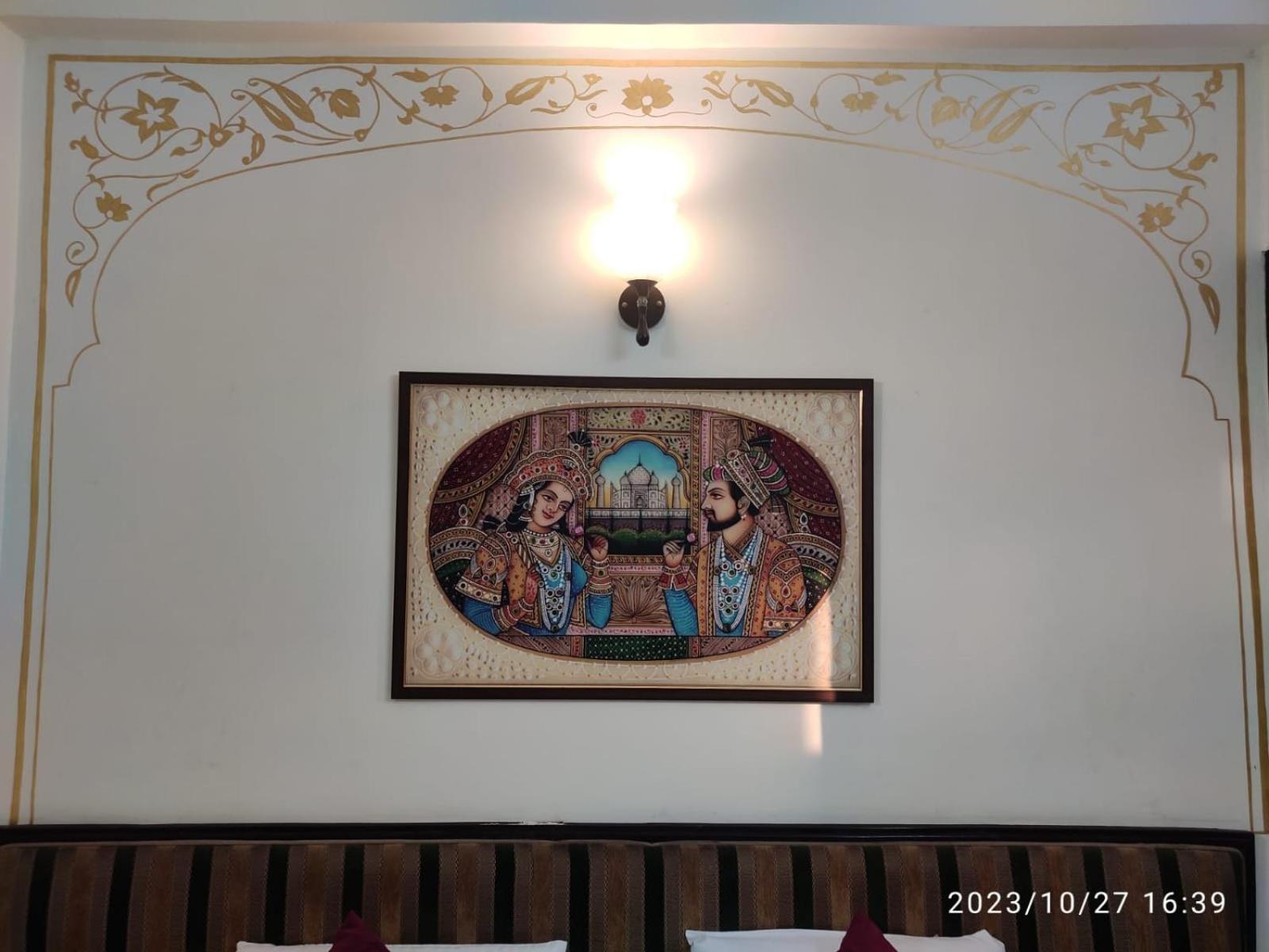 Max Guest House Агра Номер фото