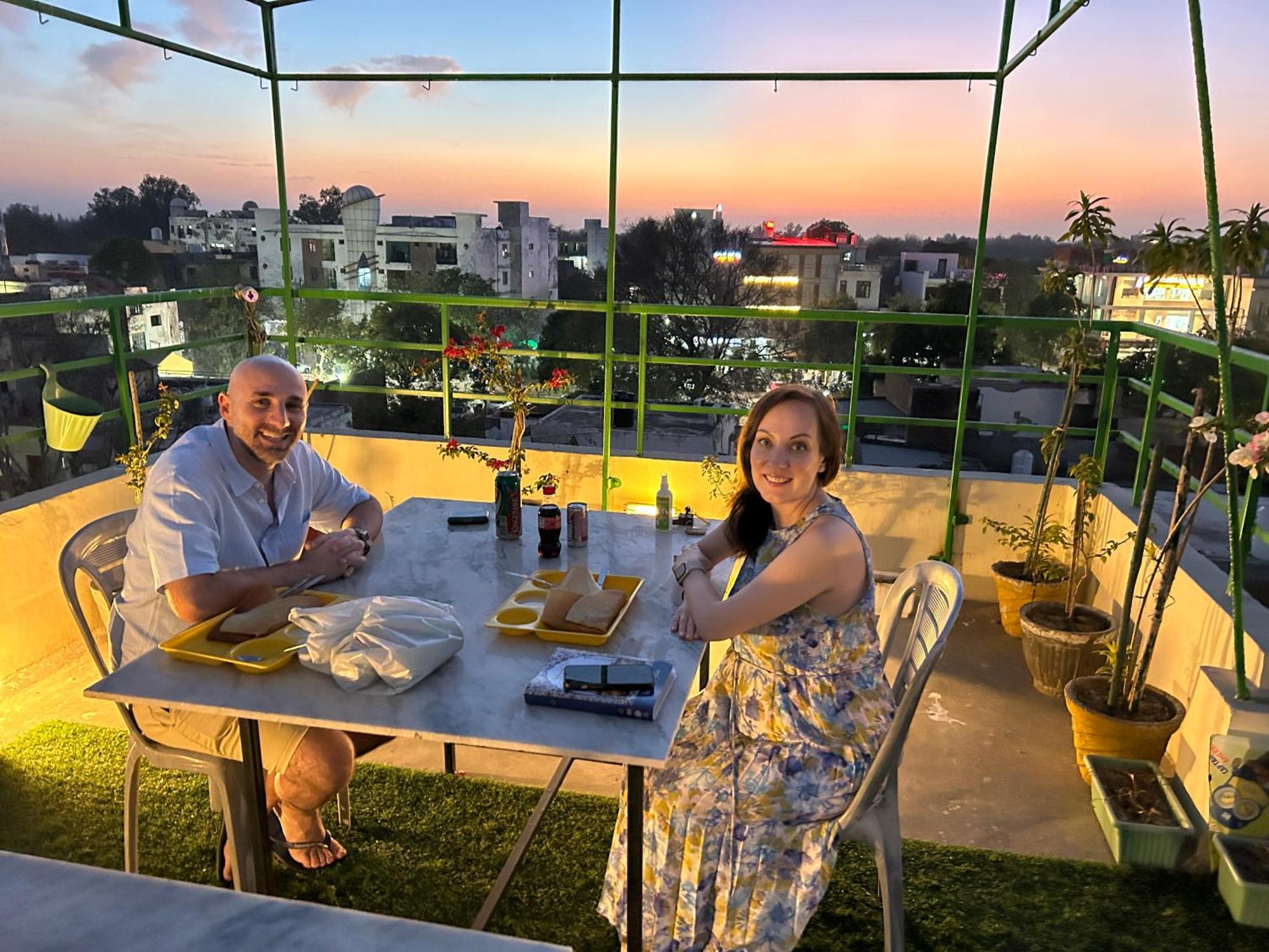 Max Guest House Агра Экстерьер фото