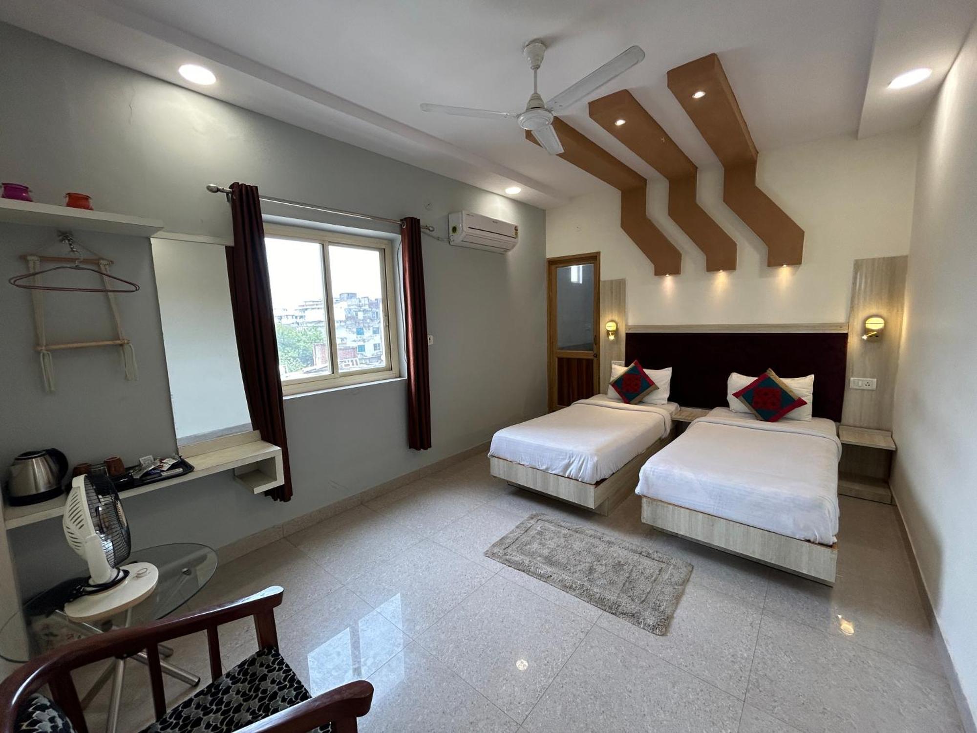 Max Guest House Агра Экстерьер фото