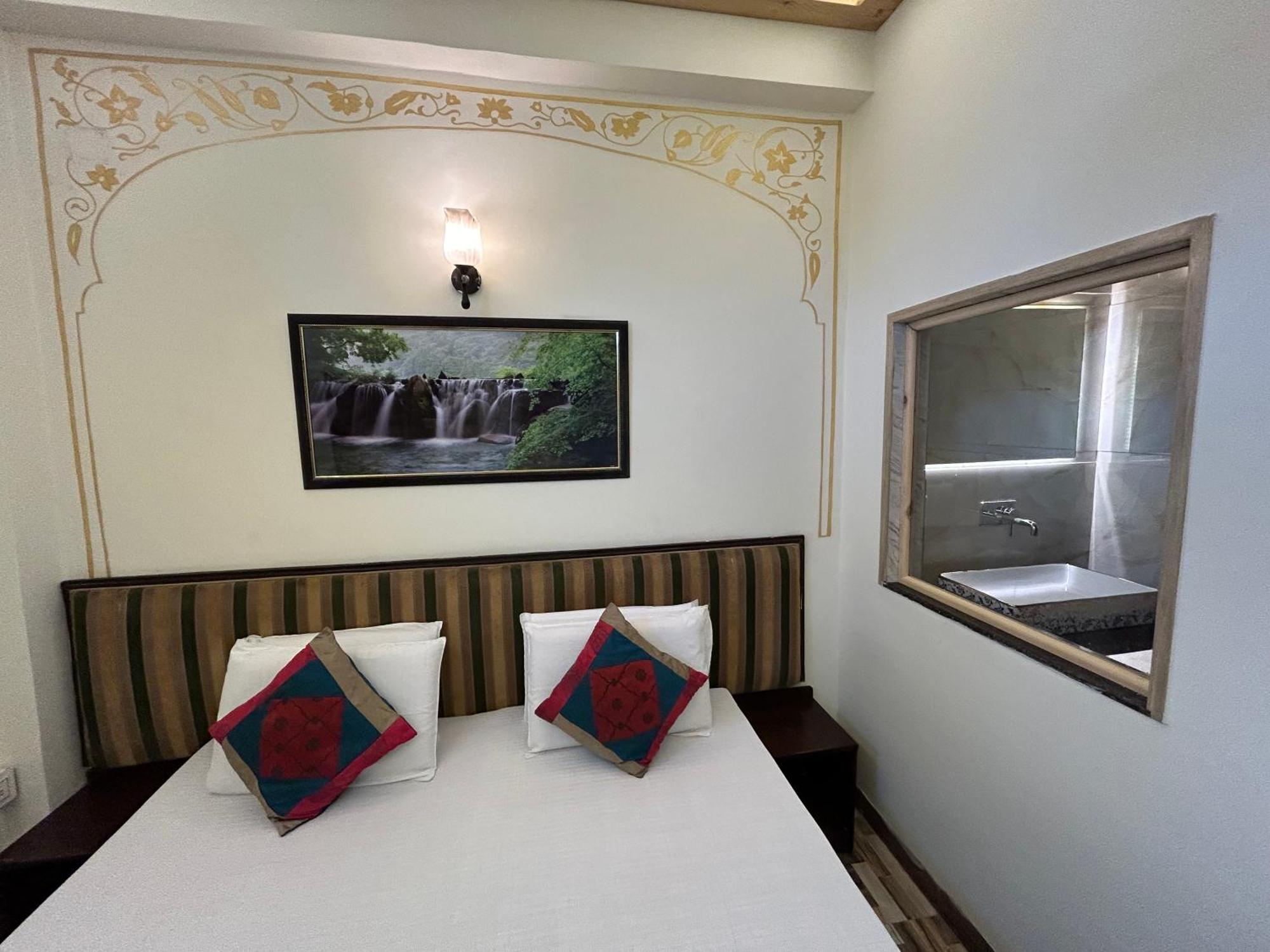 Max Guest House Агра Экстерьер фото