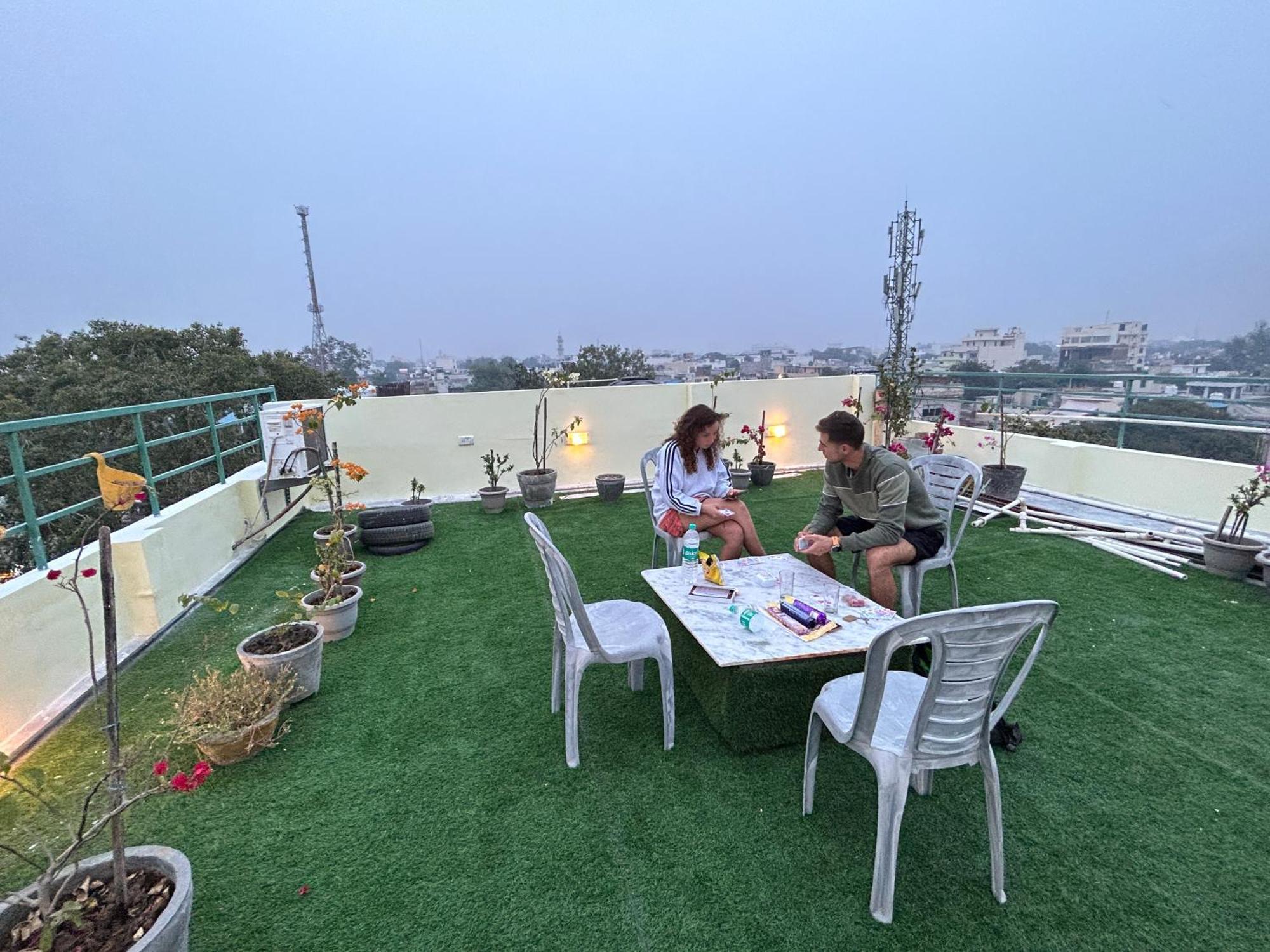 Max Guest House Агра Экстерьер фото